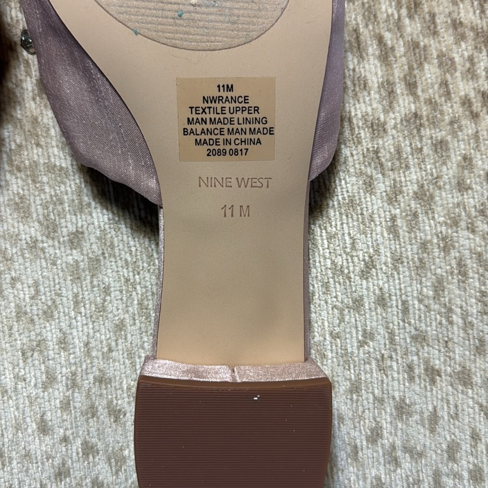 Nine West ladies 11M rhinestone embellished slide sandals. Light pink. NEW - Picture 6 of 7